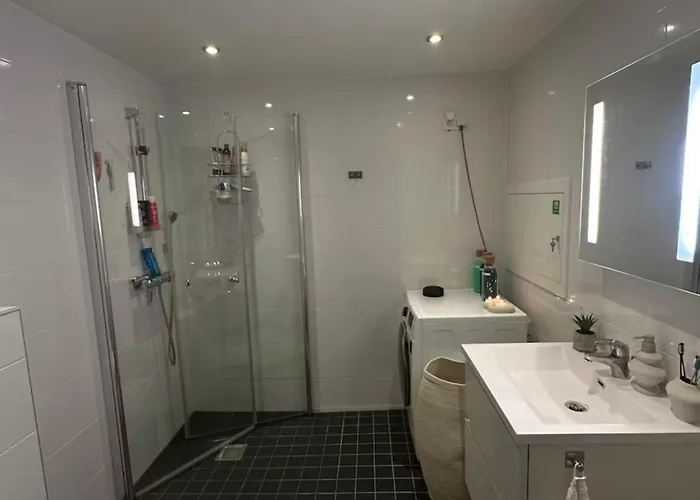 Two-bedroom Apartment, Free Parking, Perfect For Exploring 公寓