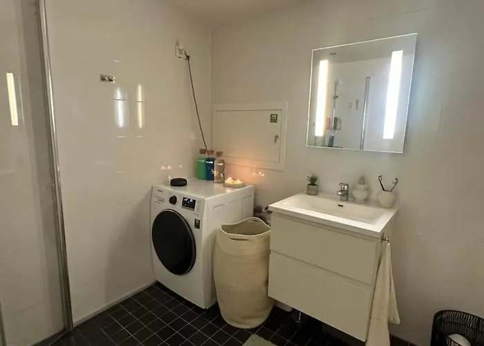 Two-bedroom Apartment, Free Parking, Perfect For Exploring 公寓 *