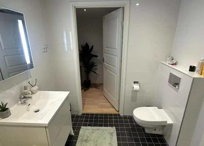 Two-bedroom Apartment, Free Parking, Perfect For Exploring