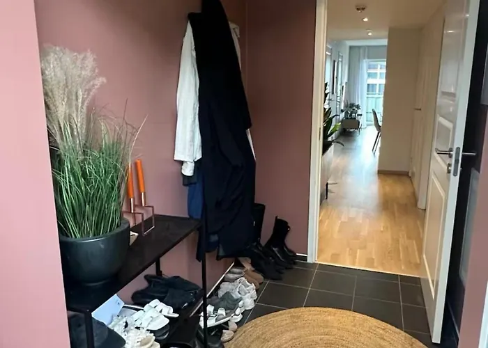 Two-bedroom Apartment, Free Parking, Perfect For Exploring 公寓 *